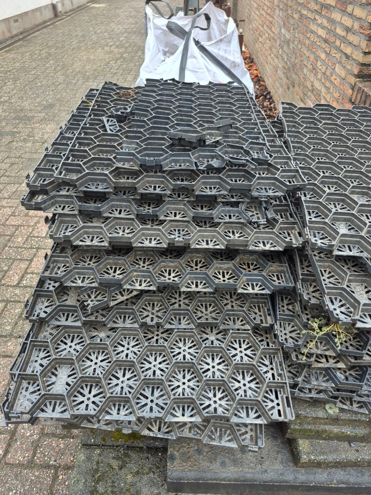 Grindplaten en bigbags met grind, Ophalen, Overige materialen, Gebruikt, Grind