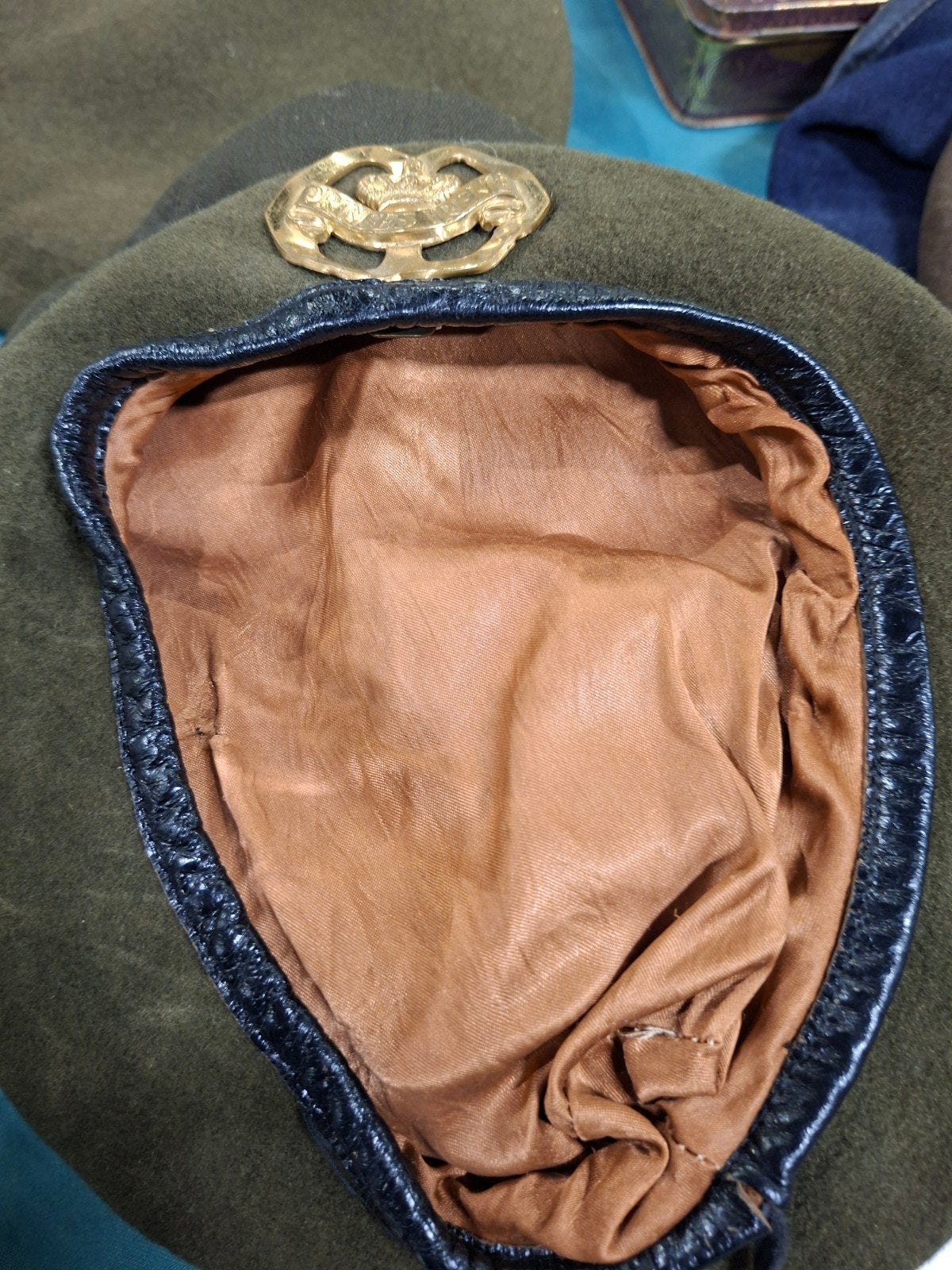Vintage militaire baret met embleem, Hoed, Onbekend, Gedragen, One size fits all
