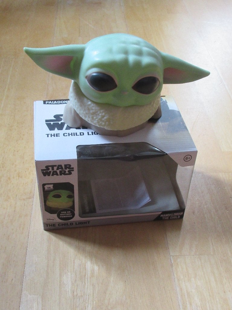 Star Wars Mandalorian THE CHILD desktop LIGHT + DOOS / grogu, Ophalen of Verzenden, Zo goed als nieuw, Actiefiguurtje