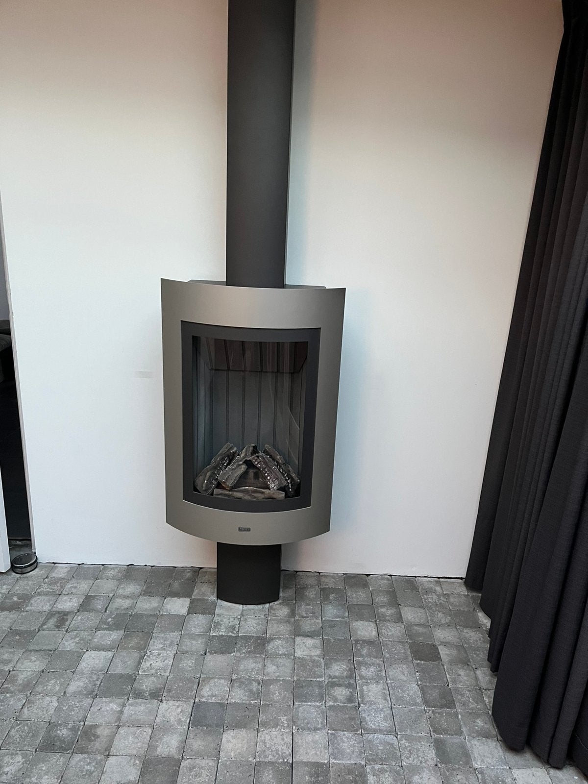 Helex Ligero gashaard op sokkel, Ophalen, Vrijstaande haard, Gashaard