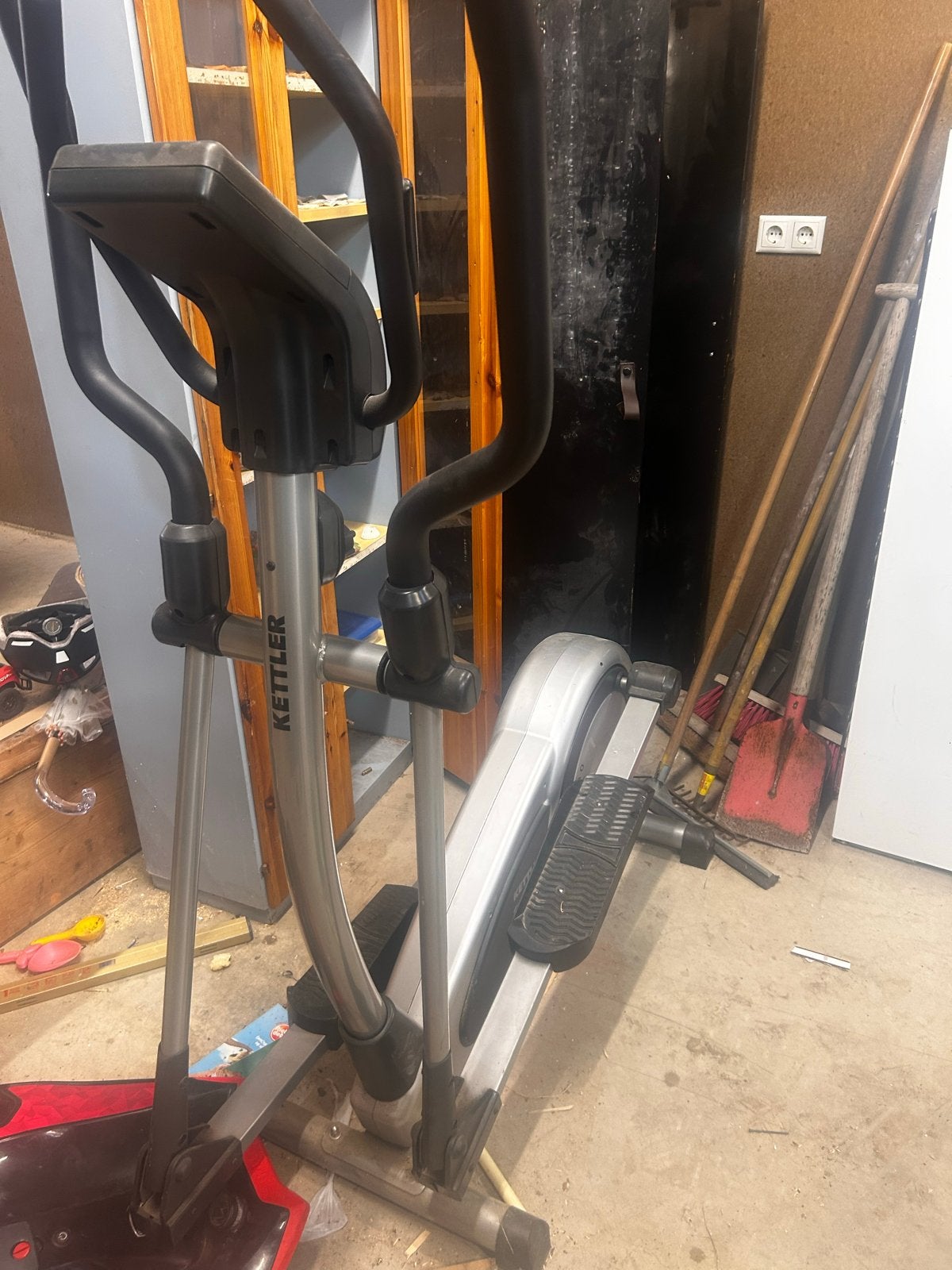 Diverse fitnessapparaten: Crosstrainer, Hometrainer, Roeitra, Ophalen, Gebruikt, Crosstrainer, Metaal