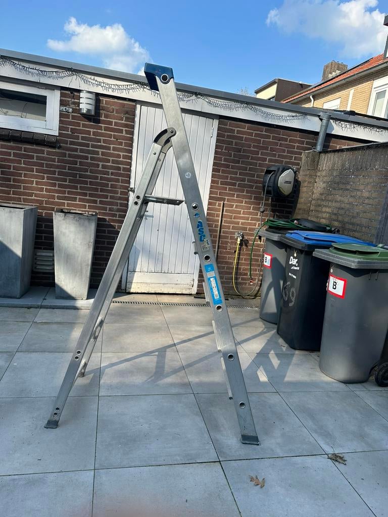 Trap, Doe-het-zelf en Verbouw, Ladders en Trappen, Ophalen of Verzenden, Zo goed als nieuw, Minder dan 2 meter