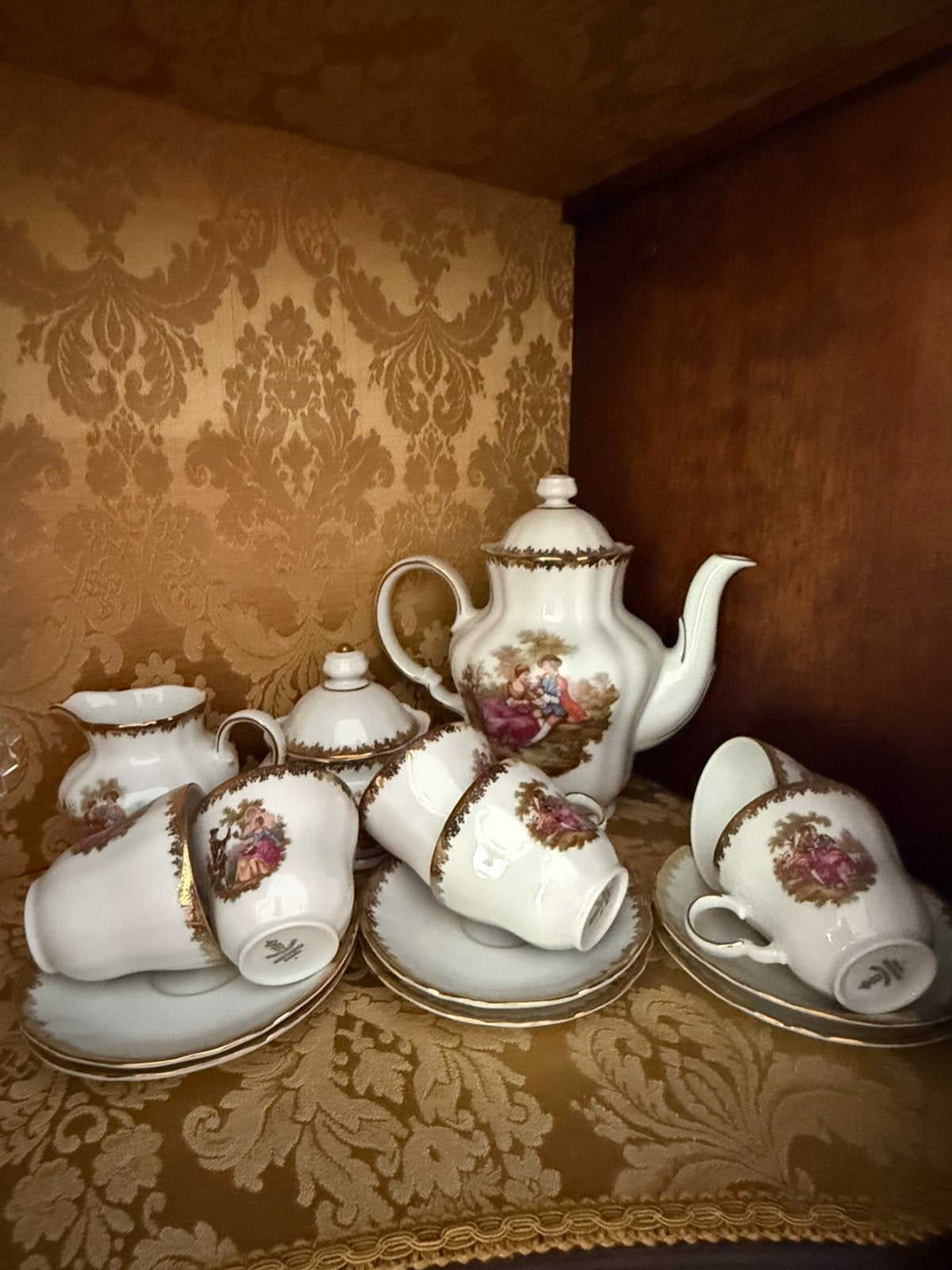 Oud servies (mokka), Ophalen