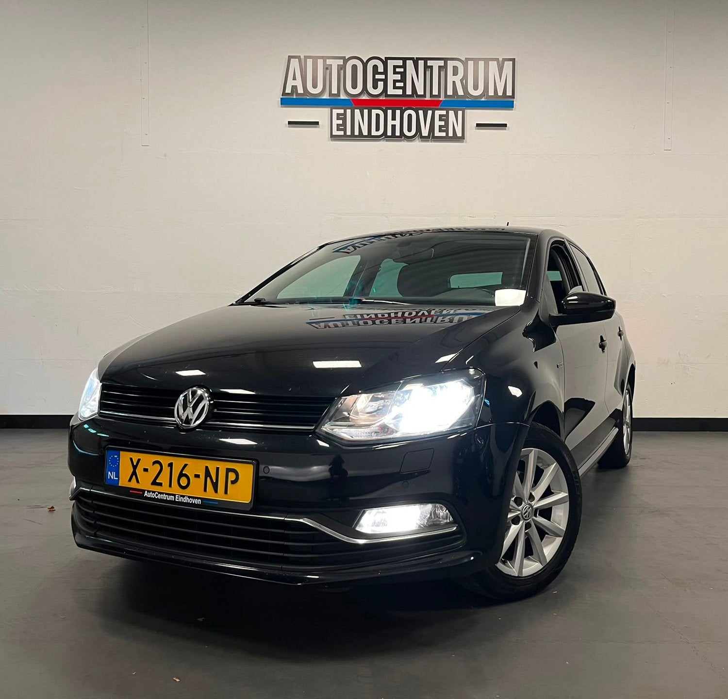 Volkswagen Polo 1.0 Lounge ZEER NETTE STAAT, Auto's, Volkswagen, Stof, Zwart, Bedrijf, Handgeschakeld