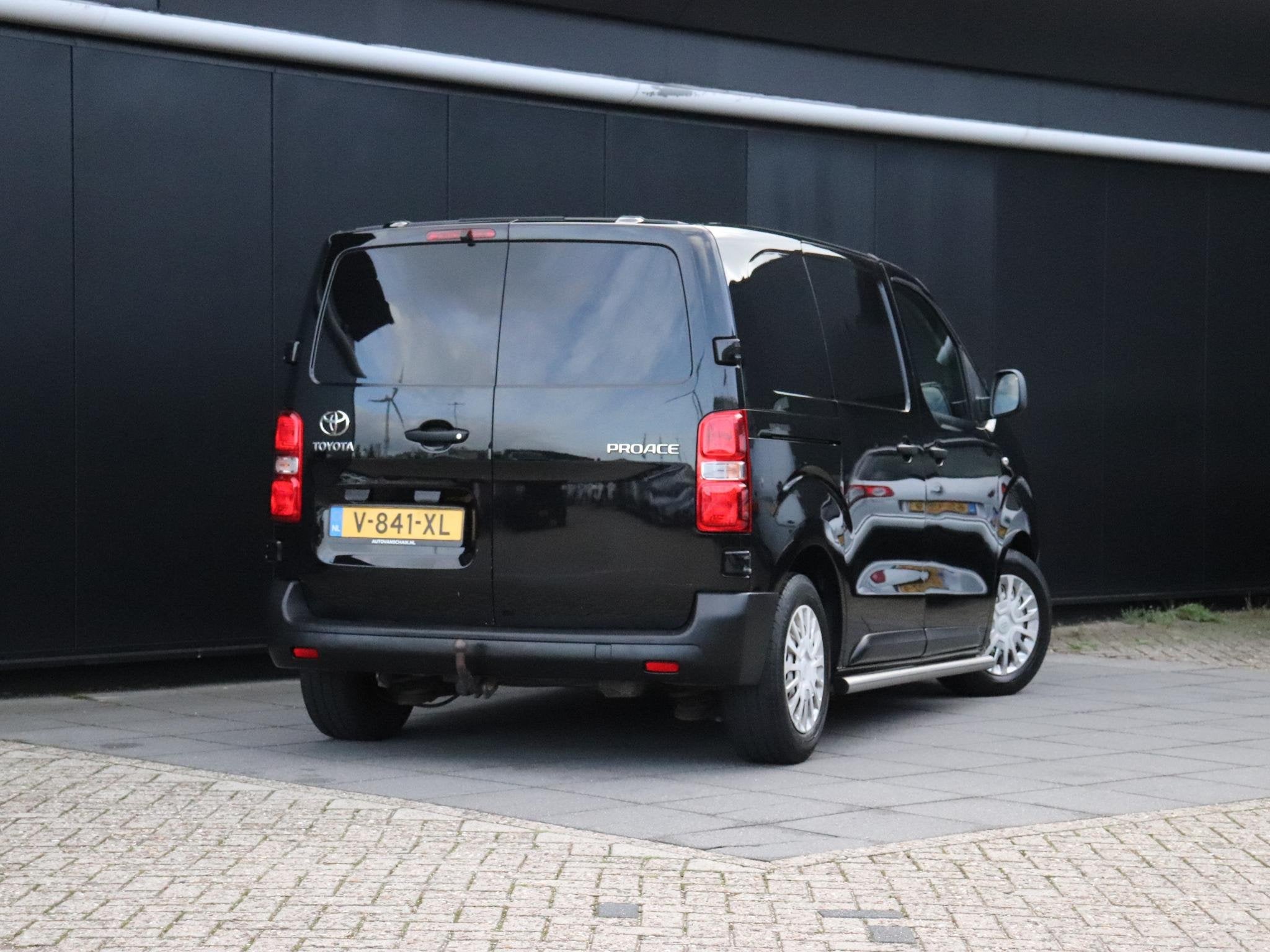 Toyota PROACE Compact 1.6 D-4D Cool Comfort | TREKHAAK | CAM, Auto's, Stof, Zwart, Origineel Nederlands, 1560 cc