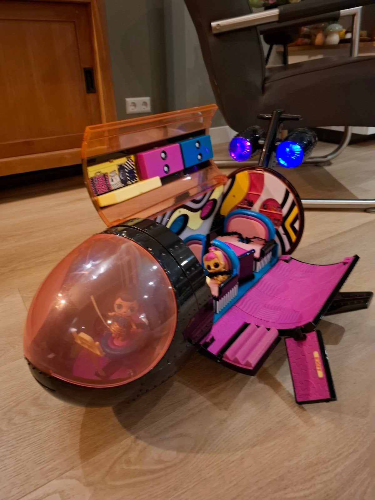 LOL Surprise Vliegtuig met Licht en Poppetjes, Ophalen, Zo goed als nieuw