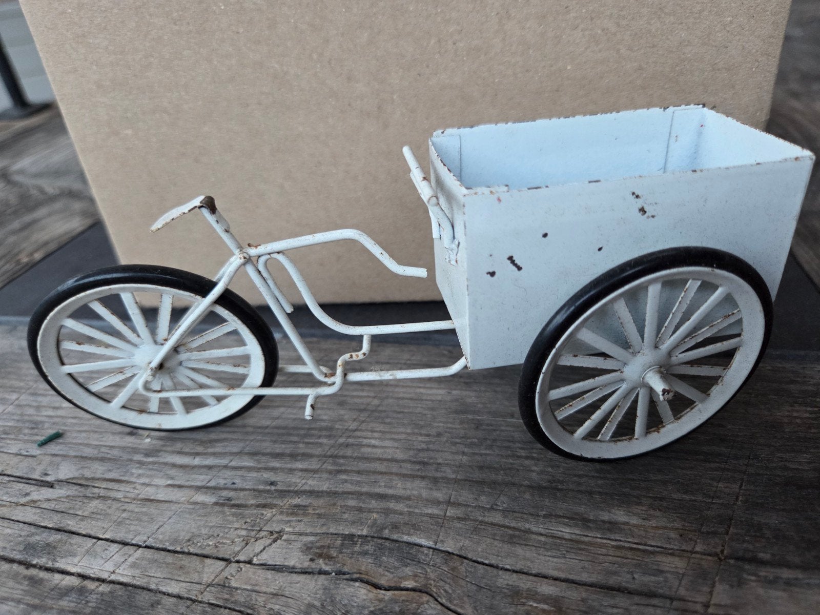 vintage bakfiets voor poppenhuis, Ophalen of Verzenden, Gebruikt, Decoratie