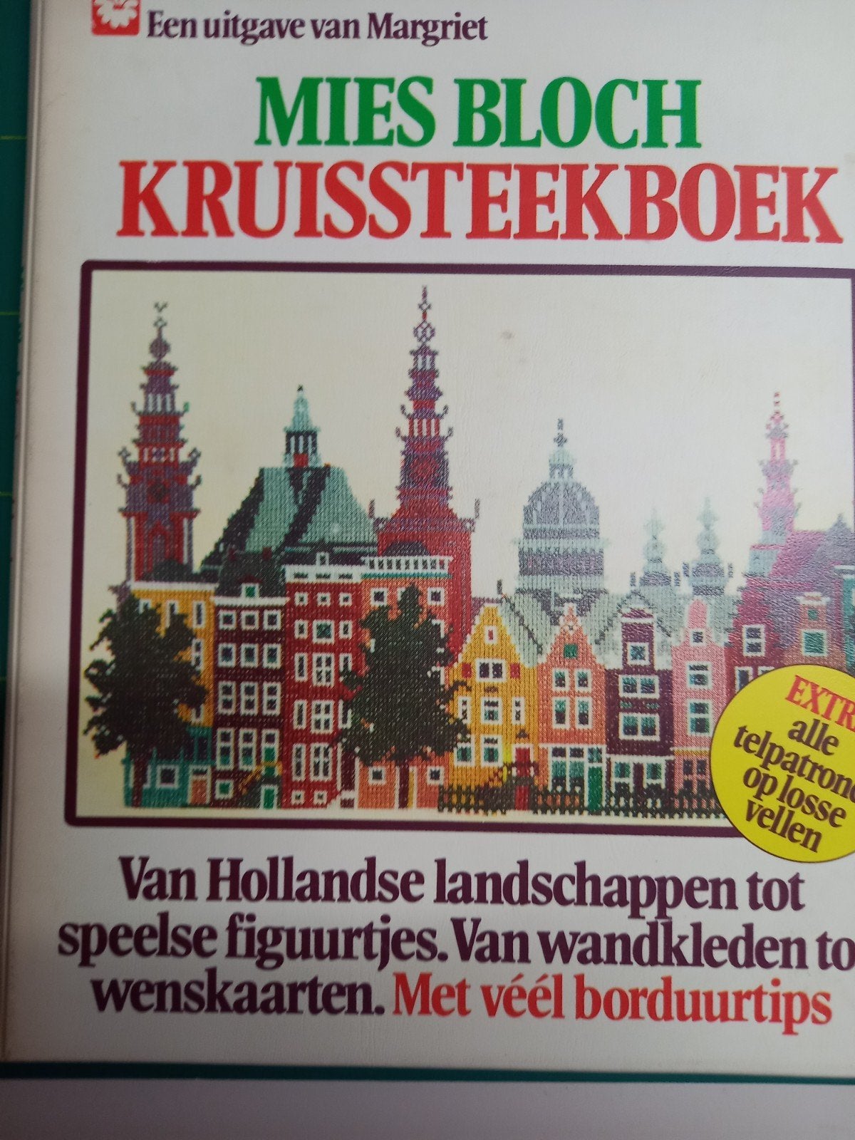 Mies Bloch Kruissteekboek - Compleet met patronen, Ophalen of Verzenden, Gebruikt, Handborduren, Patroon