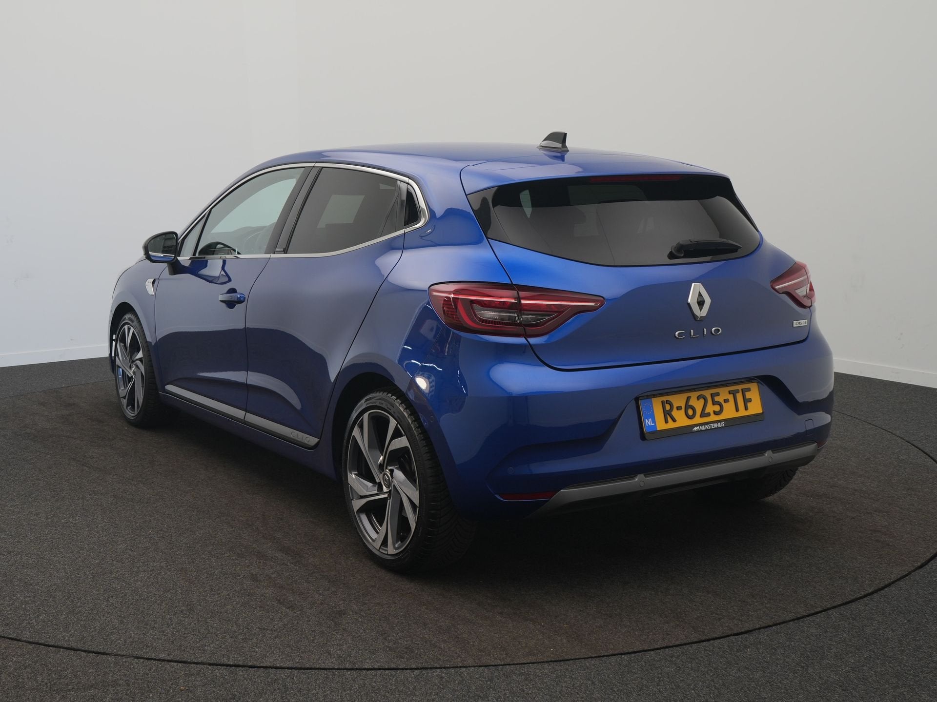 Renault Clio 1.6 E-Tech Hybrid 140 R.S. Line - RIJKLAARPRIJS, Auto's, 4 cilinders, Blauw, 25 km/l, 900 kg