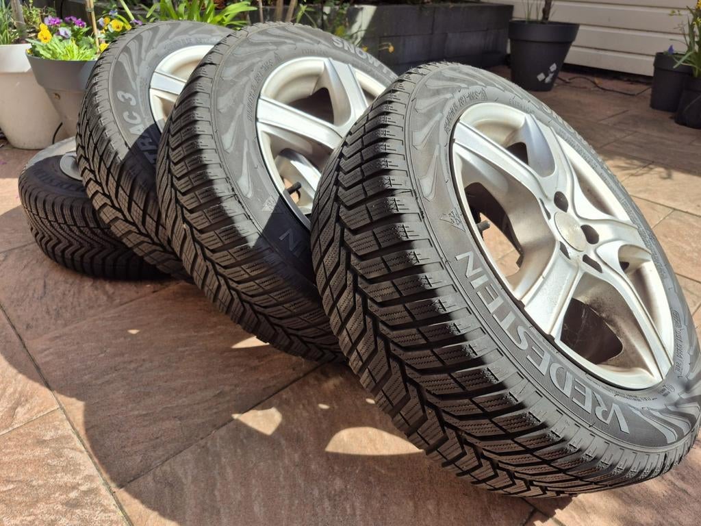 Complete set winterbanden op 15 inch lichtmetalen velgen, Auto-onderdelen, Ophalen, Gebruikt