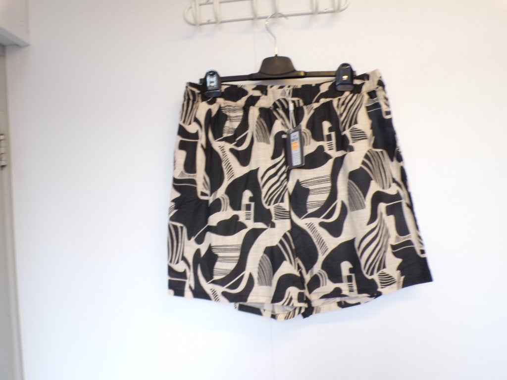 Korte broek beige/zwart Only Carmakoma 48 nieuw! (2x), Kleding | Dames, Grote Maten, Overige kleuren, Nieuw, Ophalen of Verzenden