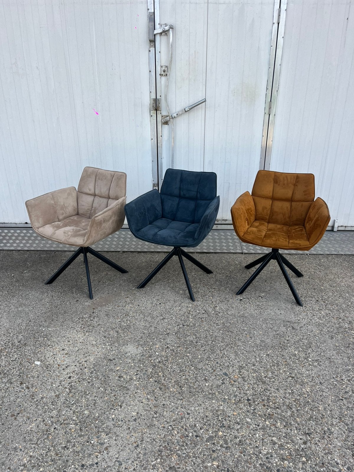 3 stuks Moods collection stoelen Monaco Mrs draaibaar, Ophalen, Twee, Bruin, Zo goed als nieuw
