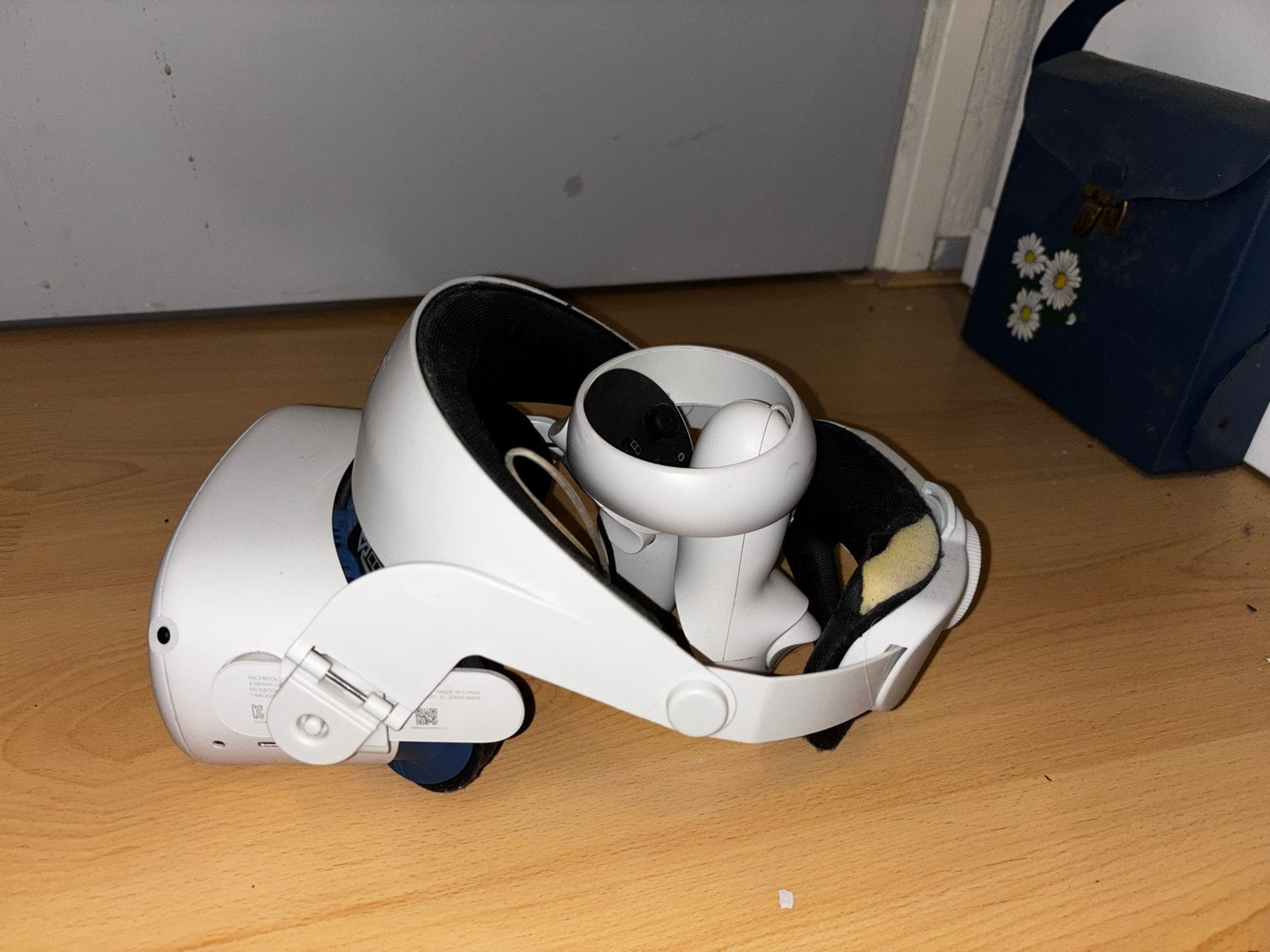Oculus Quest 2 VR-bril met controllers (aftermarket), Ophalen of Verzenden, Gebruikt, VR-bril, Overige platformen