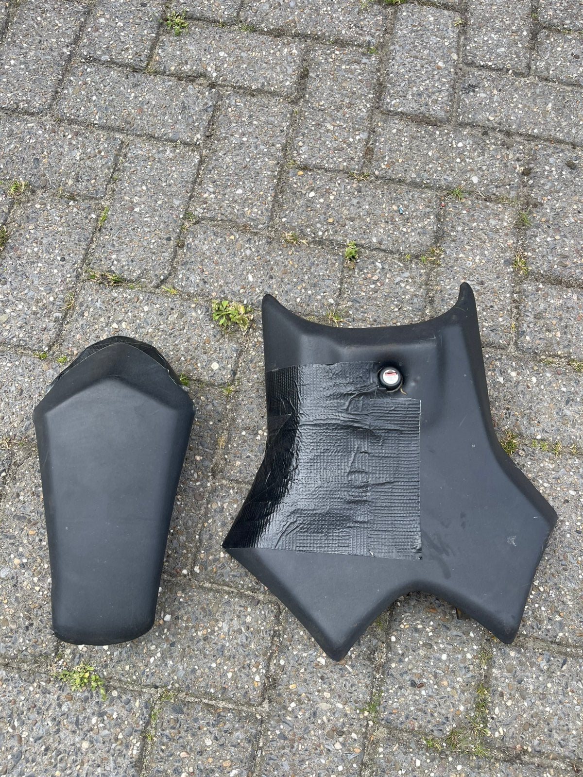Zadel + buddseat Derbi gpr 50 / aprillia RS 50 2004-2010, Fietsen en Brommers, Ophalen of Verzenden, Zadel
