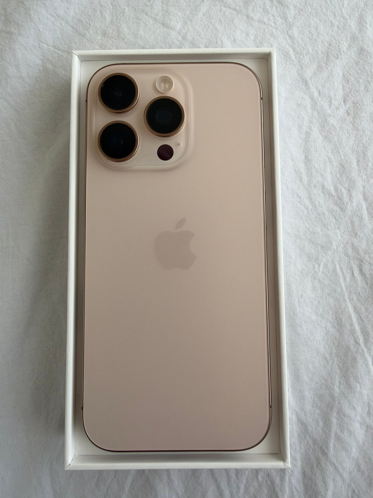 Iphone 16 pro 128GB Desert Titanium, 128 GB, 88 %, Zo goed als nieuw, Goud