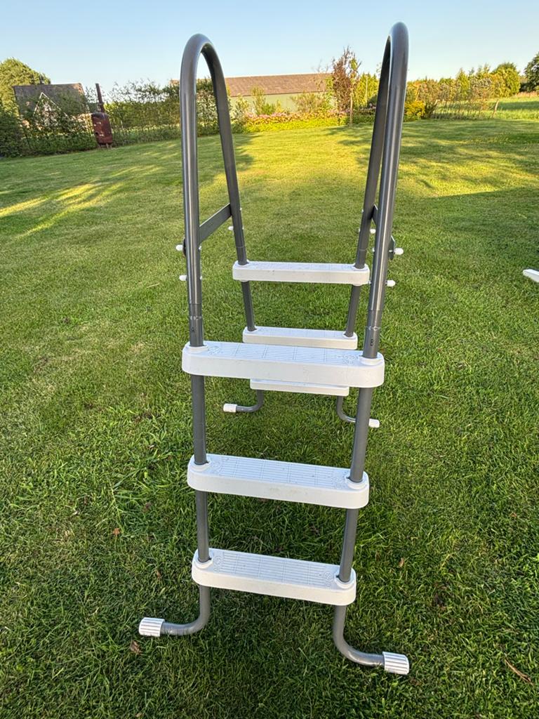 Intex Zwembadtrapje met 3 Treden - Zo goed als nieuw, Ophalen, Zo goed als nieuw, Ladder