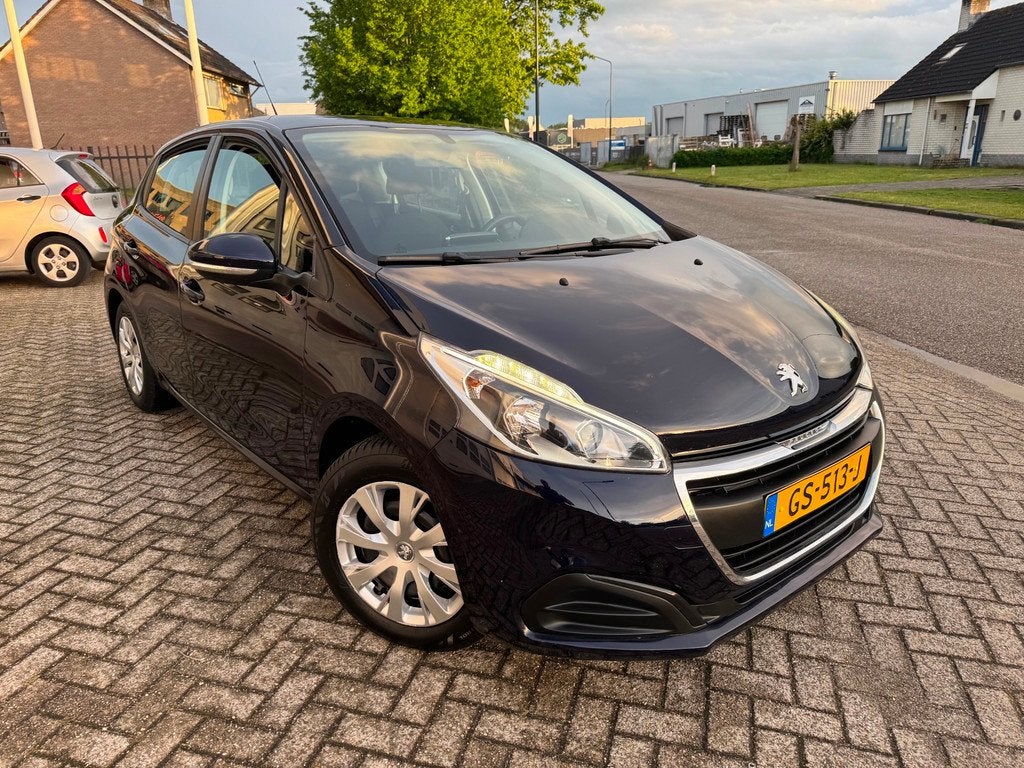 Peugeot 208 1.2 PureTech Active Airco, Navigatie,trekhaak, Voorwielaandrijving, Gebruikt, 1199 cc, 23 km/l