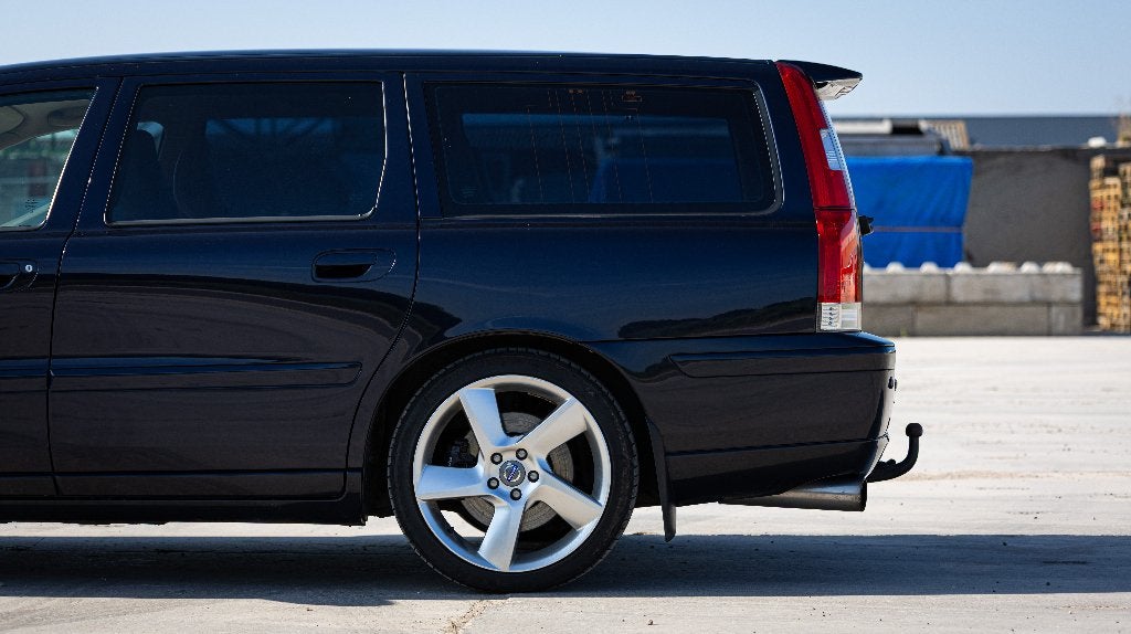 Volvo V70 2.0T Edition II – Magic Blue Pearl, 5 cilinder –, Voorwielaandrijving, 1800 kg, Beige, 1984 cc