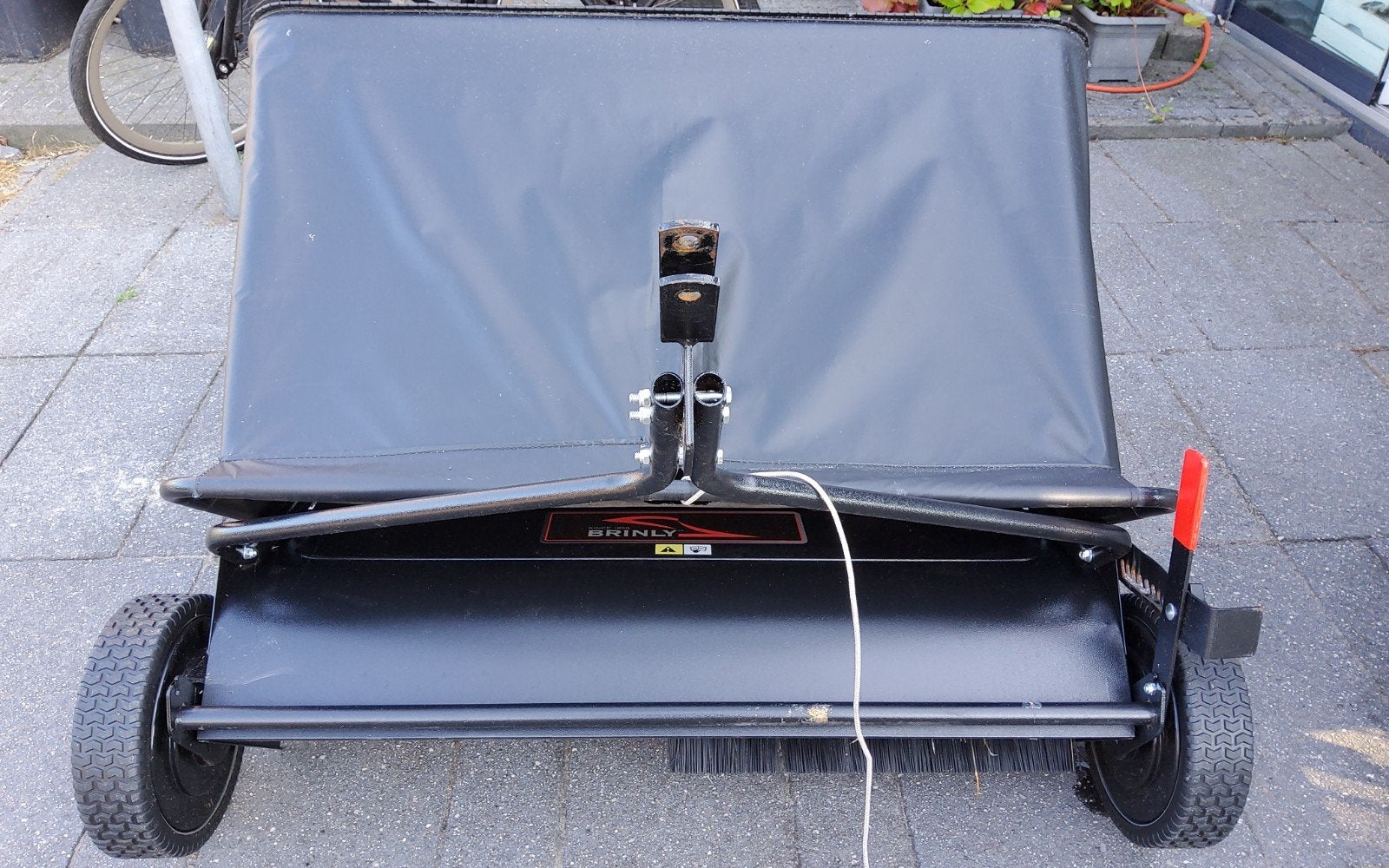 Brinly gazonveger/bladveger voor tractor, Ophalen, Gebruikt, Brinly