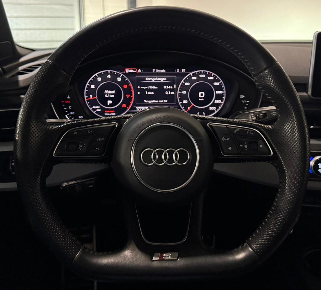 Audi A4 Avant 40 TFSI Sport S line black edition PANO KEYLES, Auto's, Gebruikt, Zwart, 1984 cc, A4