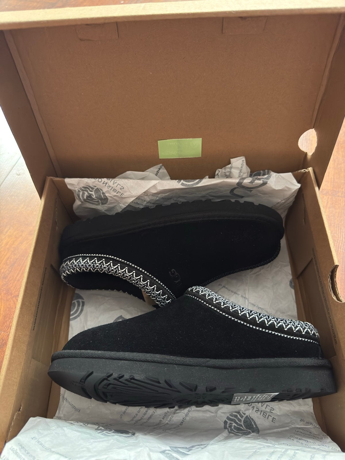 Nieuwe UGG Tasman pantoffels - Maat 39, Zwart, Nieuw, Ophalen of Verzenden, Pantoffels of Sloffen