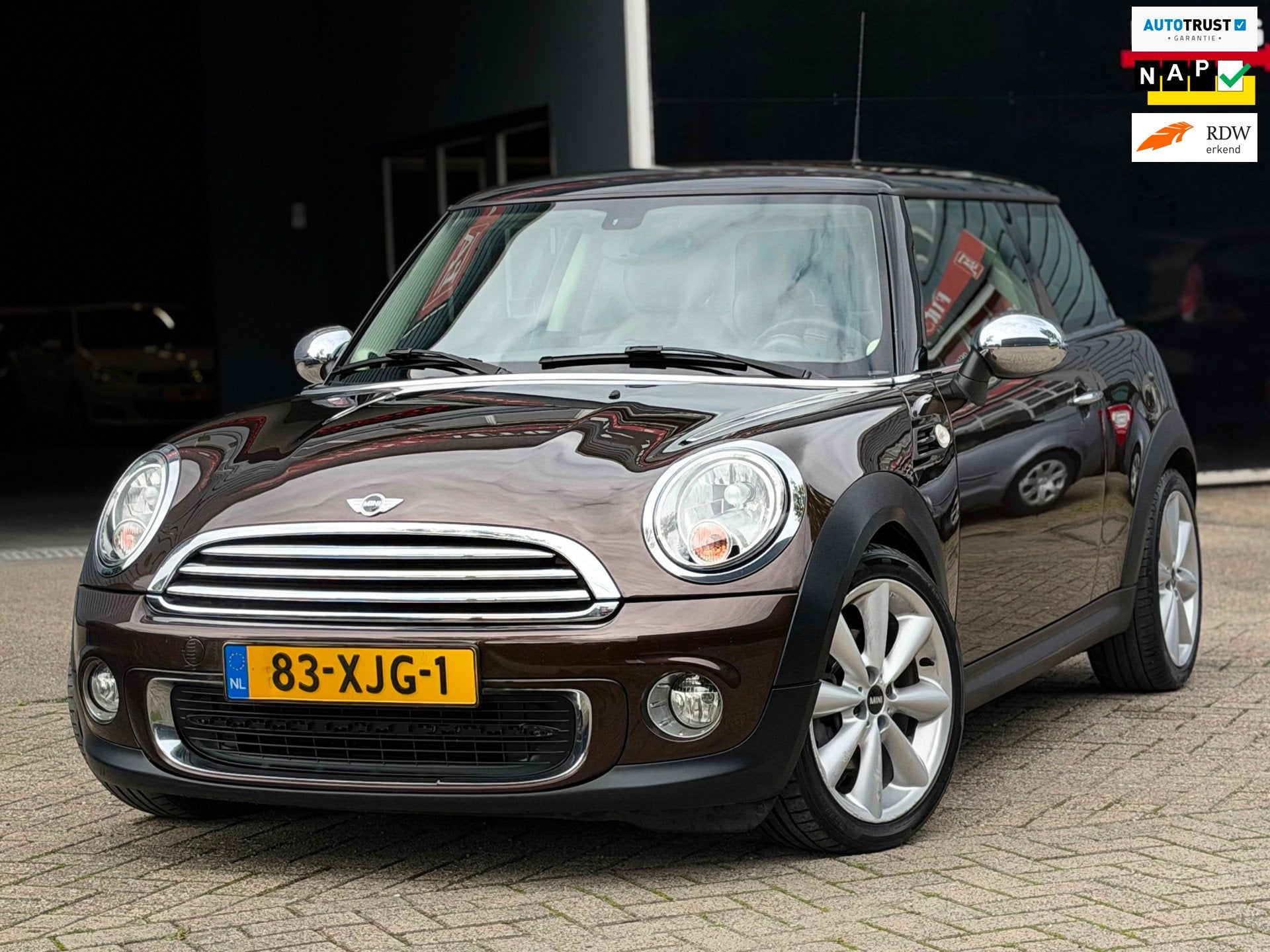 Mini 3-Deurs 1.6 Cooper Chili AUTOMAAT LEDER/NAVI/SFEERVERLI, Euro 5, Gebruikt, 4 cilinders, 4 stoelen