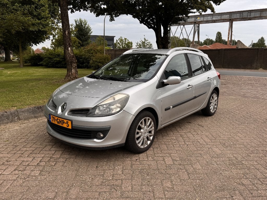 Renault Clio 1.6 16V Estate Automaat 2008 Grijs, Zwart, 4 cilinders, 49 €/maand, Origineel Nederlands