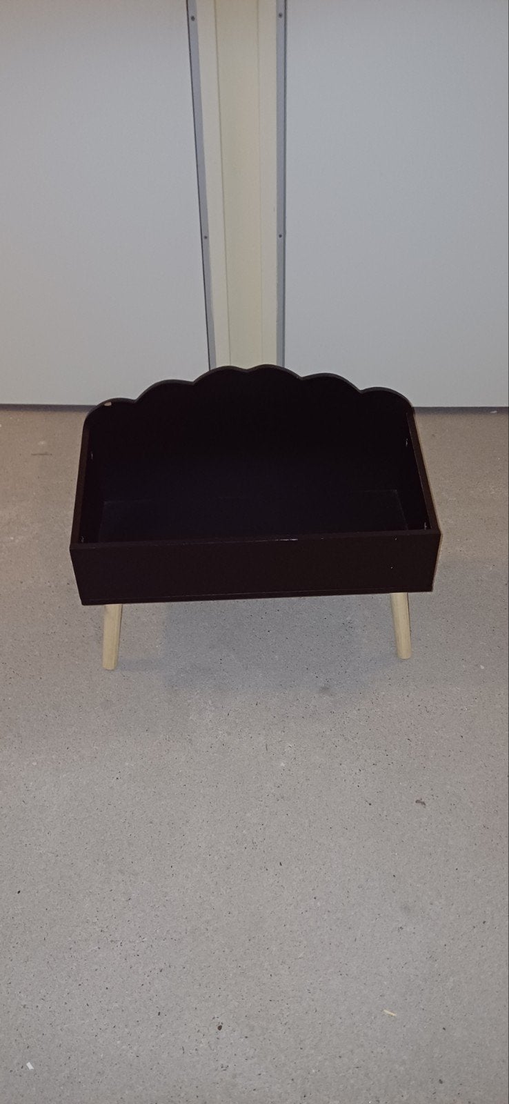 zwart kastje met houten pootjes, Ophalen, Gebruikt, Kast