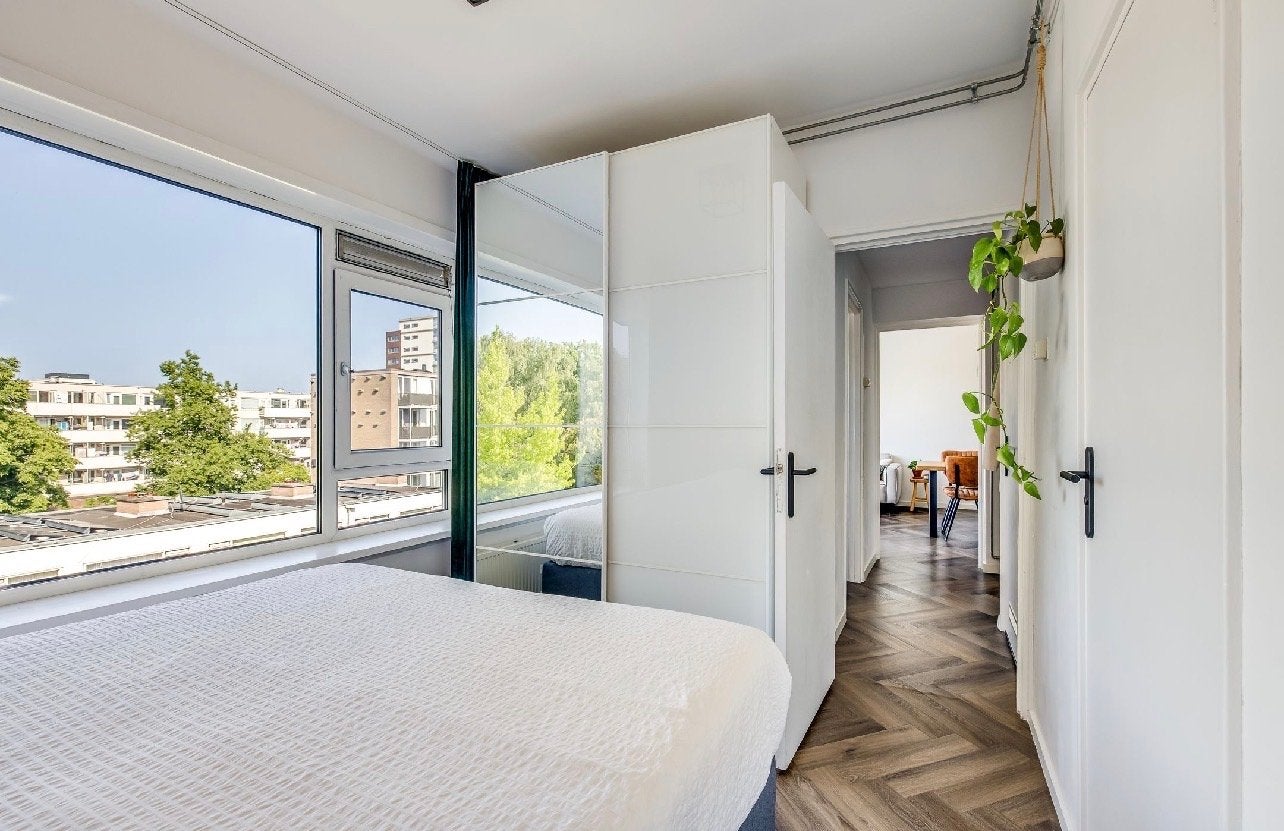 Schuifdeuren IKEA PAX met spiegel en witte deuren, Ophalen, 100 tot 150 cm, 200 cm of meer, Minder dan 25 cm