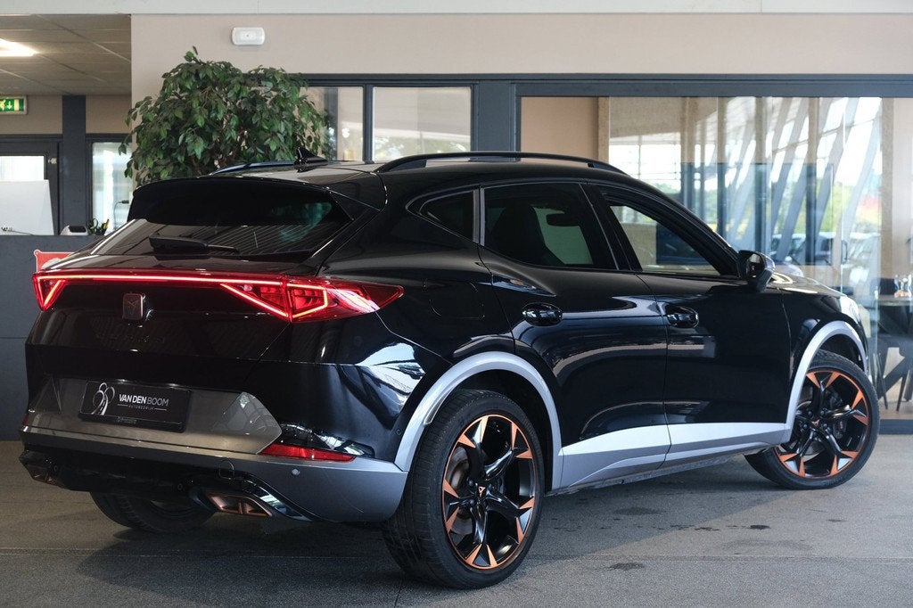 CUPRA Formentor 1.4 e-Hybrid VZ Copper 245PK Led Navi Cam AC, Auto's, Cupra, Gebruikt, Zwart, 4 cilinders, Formentor