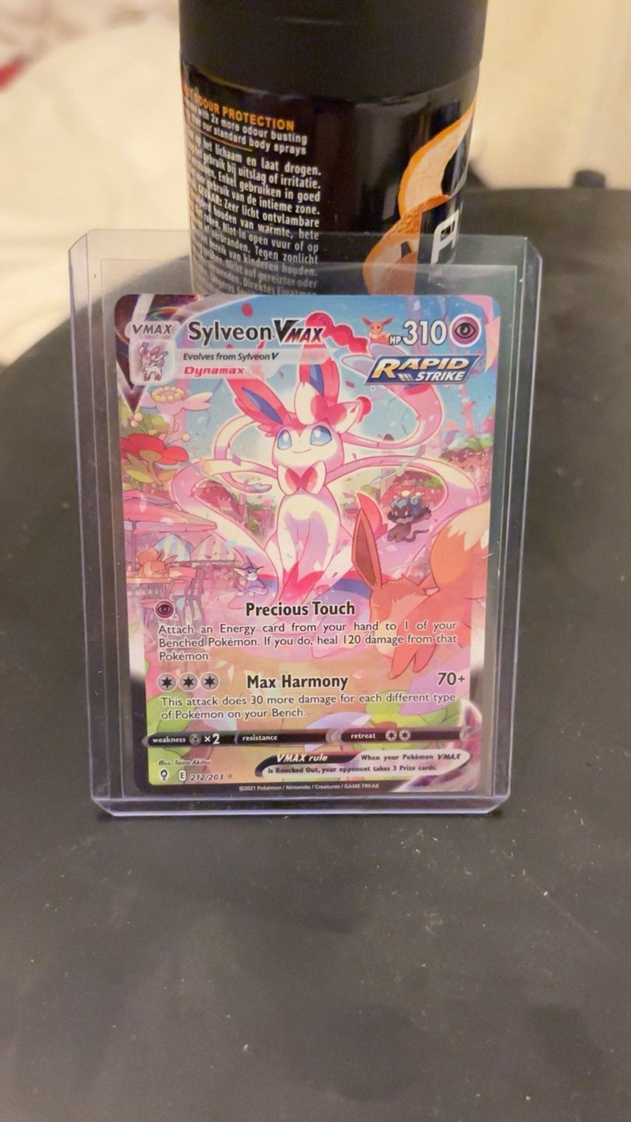 Sylveon Vmax Mint Evolving Skies 212/203, Hobby en Vrije tijd, Ophalen of Verzenden, Zo goed als nieuw