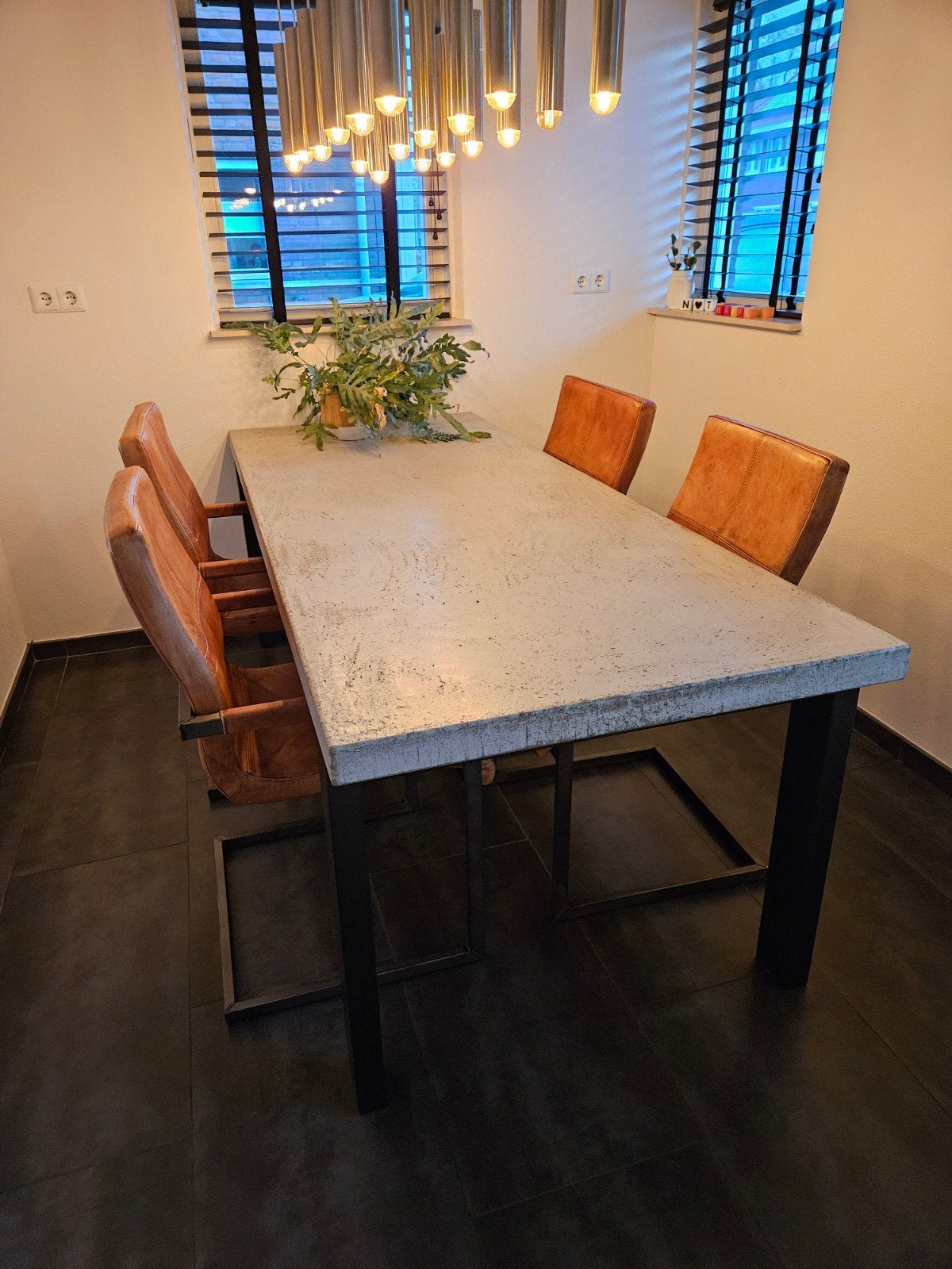 Henders & Hazel eettafel - Betonlook, Ophalen, Gebruikt, Overige materialen, 200 cm of meer