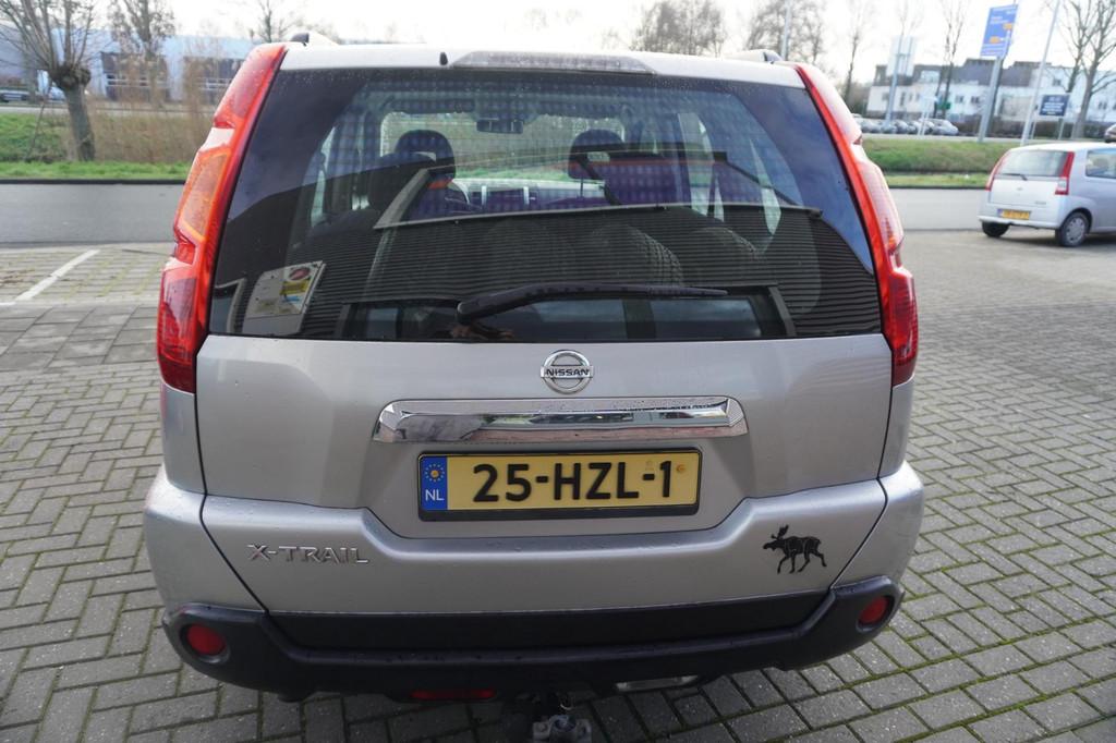 Nissan X-Trail 2.0 dCi XE; Clima; Trekhaak; Dakdragers; Wint, Voorwielaandrijving, Zwart, 4 cilinders, Origineel Nederlands
