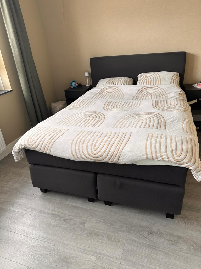 Karlsson boxspring 140x200cm antraciet, Huis en Inrichting, Slaapkamer | Bedden, Tweepersoons, 140 cm, Ophalen of Verzenden, Stof