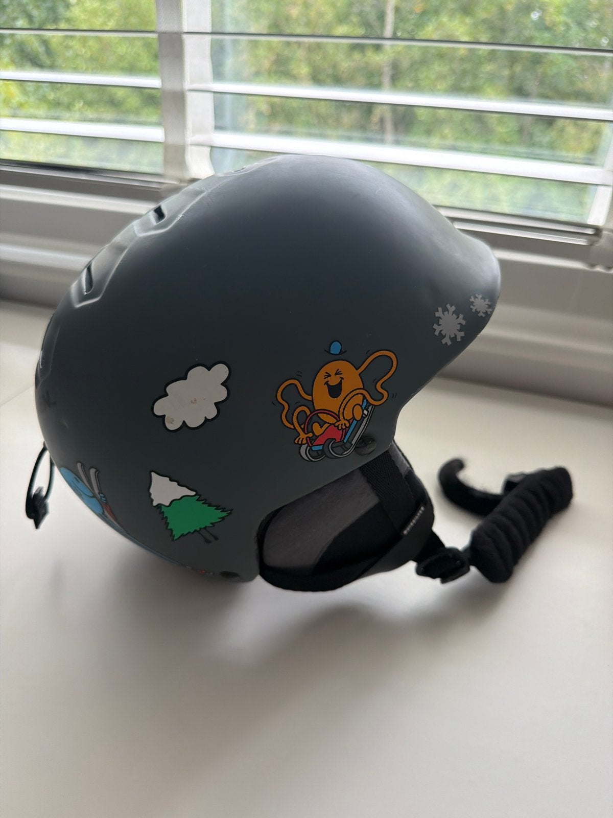 Quiksilver kinder skihelm 54 cm met Mr. Men stickers, Ophalen of Verzenden, Gedragen, Maat 38/40 (M), Overige typen