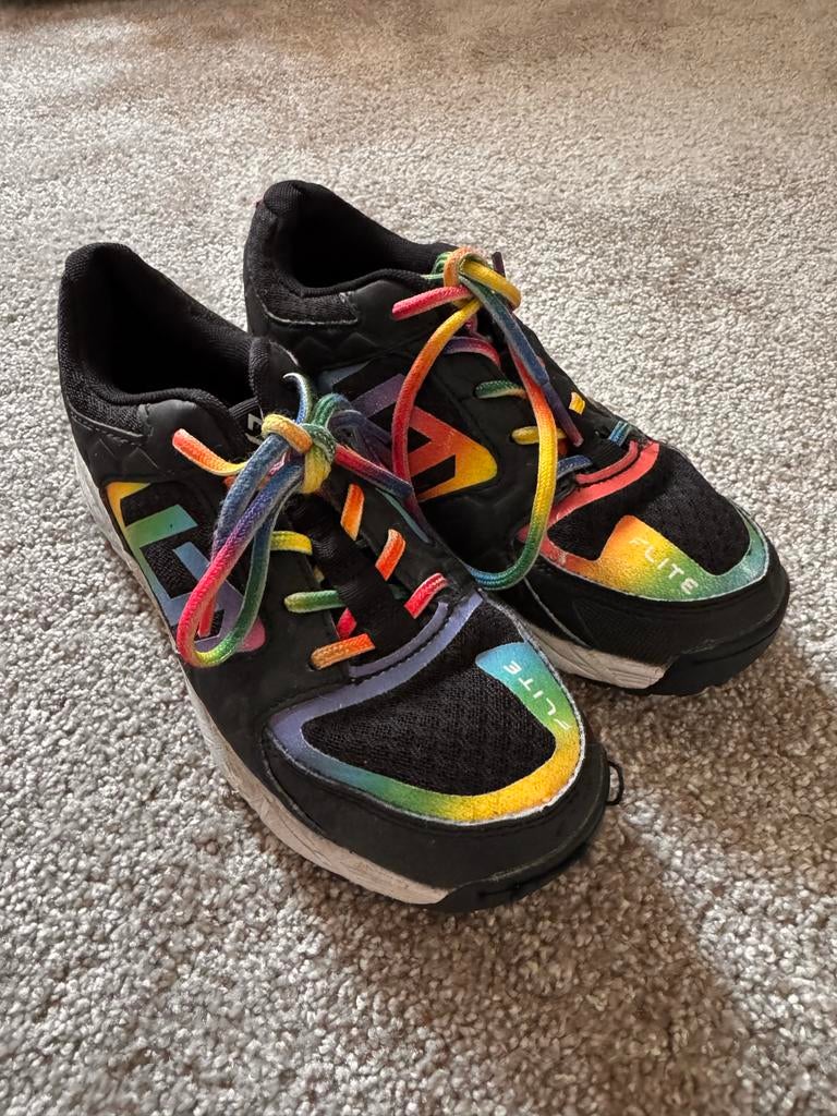 Korfbal/Hockey schoenen maat 35 met kunstgras noppen, Sport en Fitness, Korfbal, Ophalen of Verzenden, Gebruikt, Schoenen