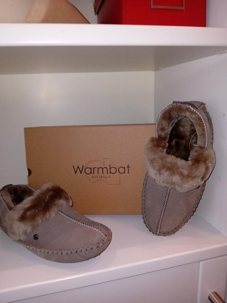WARMBAT suede pantoffels mt.39 gevoerd met Merino wol, Kleding | Dames, Schoenen, Ophalen, Beige, WARMBAT, Nieuw