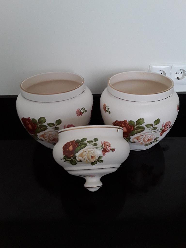 2 Gouda plateel grote bloempotten&hanger met rozen, Verzenden