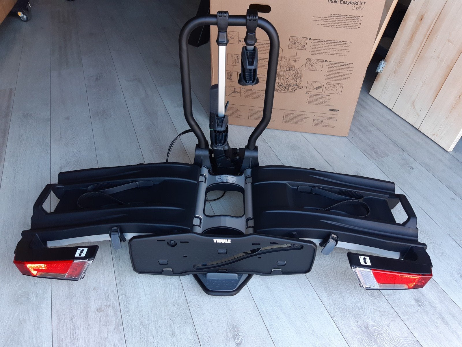 thule easyfold xt2 933 fietsendrager + opberghoes NIEUW !!, Auto diversen, Ophalen, 2 fietsen, Trekhaakdrager, Brede banden