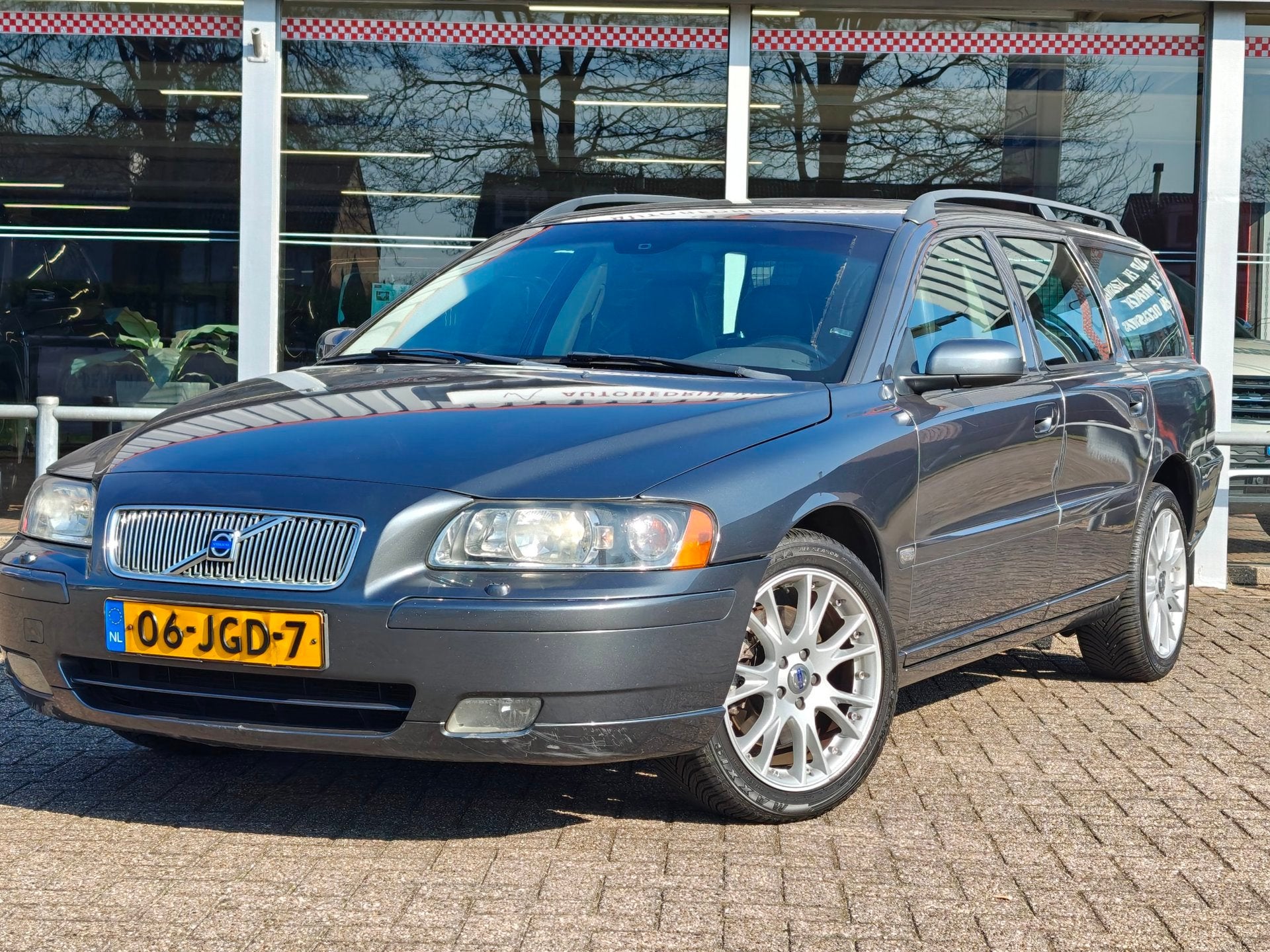 Volvo V70 2.5T AWD Kinetic | Automaat | Panoramadak | Ledere, Automaat, 1598 kg, 2521 cc, Euro 4