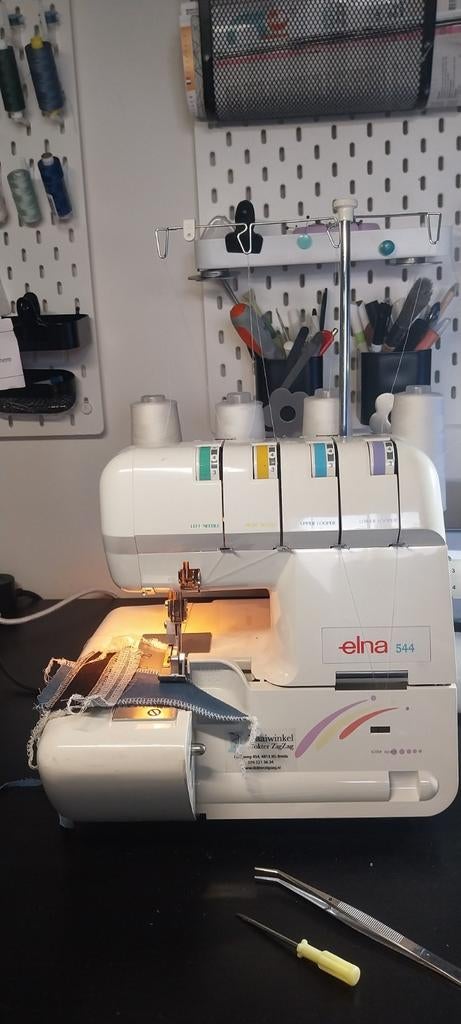 Elna 544 Lockmachine - Perfect voor al uw naaiprojecten, Hobby en Vrije tijd, Ophalen, Gebruikt, Lockmachine, Overige merken
