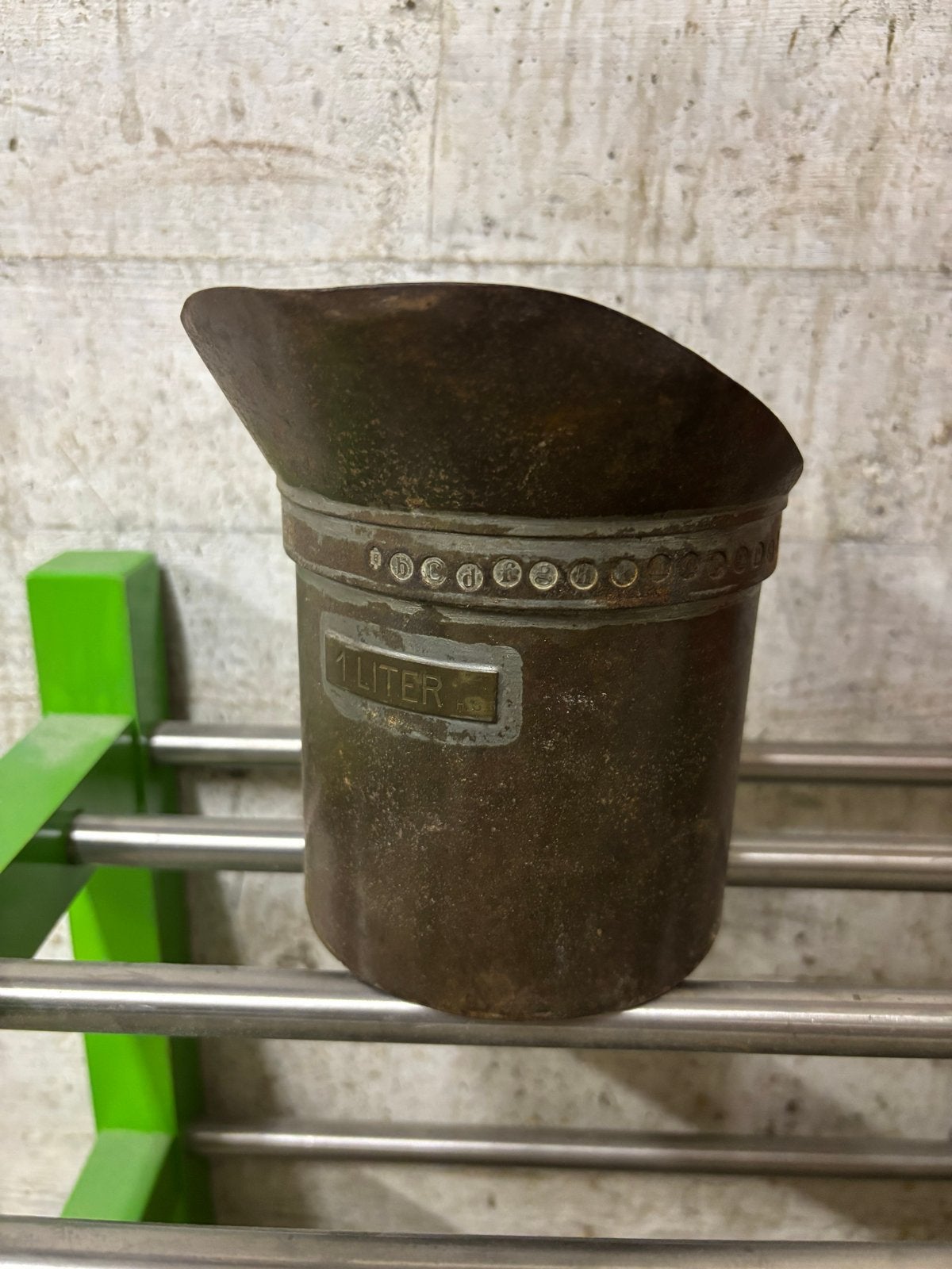 Antieke 1 Liter Maatbeker - Vintage Keukengerei, Ophalen of Verzenden