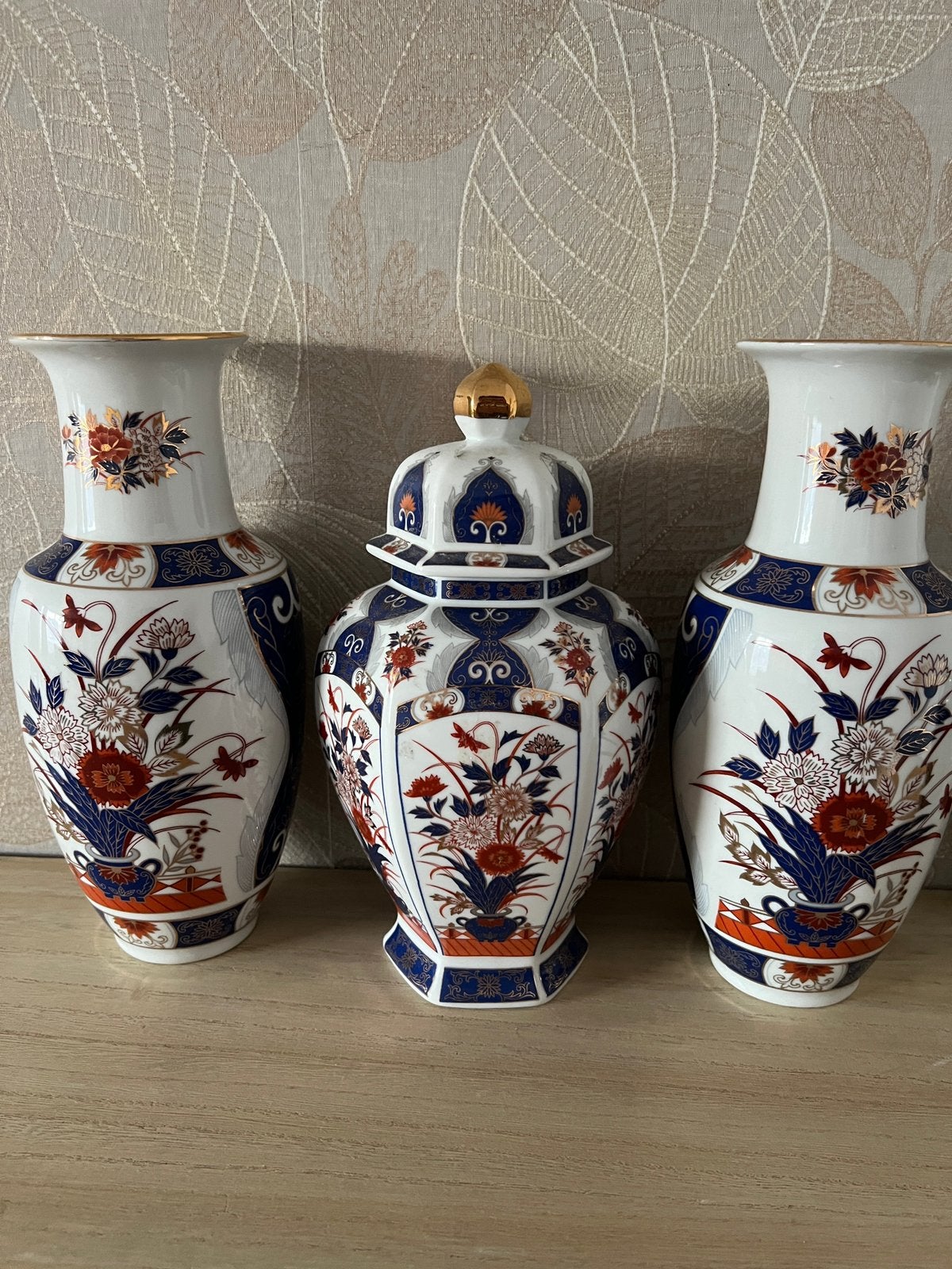 : Japanse porseleinen decoratieset, Ophalen