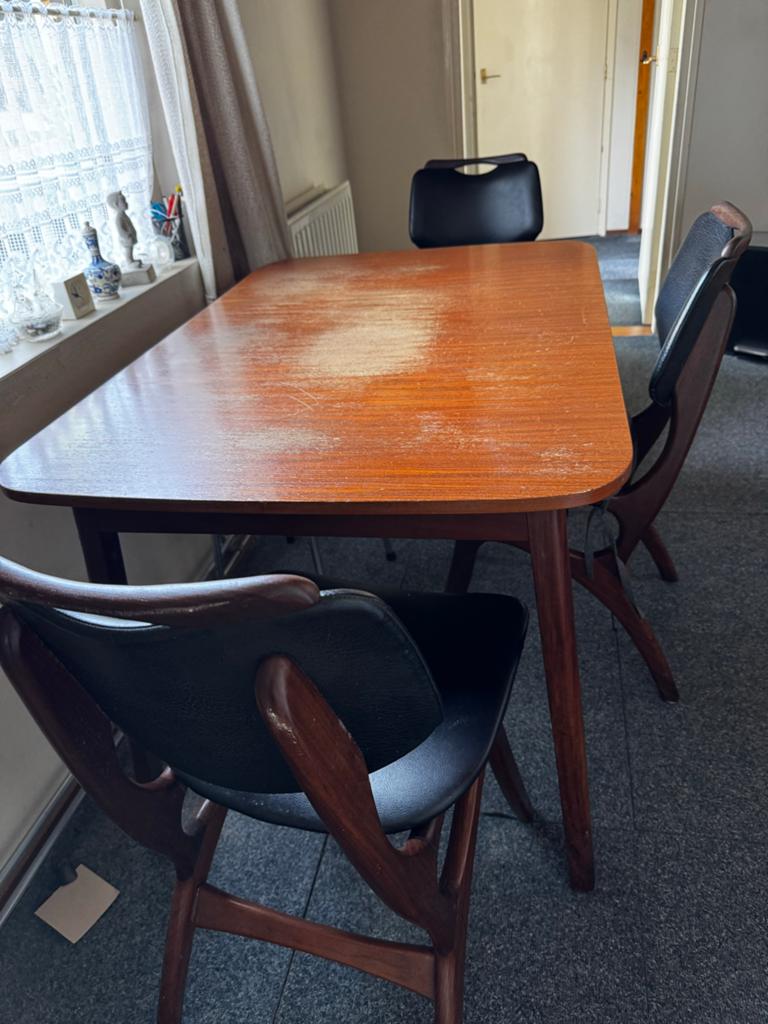 Vintage eettafel met 4 stoelen - Gebruikt, Ophalen, Gebruikt, 100 tot 150 cm, Teakhout
