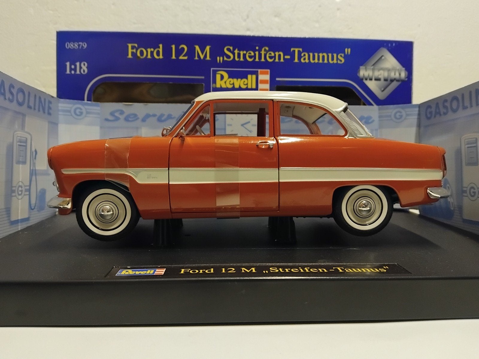 Fird 12 M Streifen Taunus brike Revell metal 1:18 KRD, Ophalen of Verzenden, Zo goed als nieuw, Auto, Revell