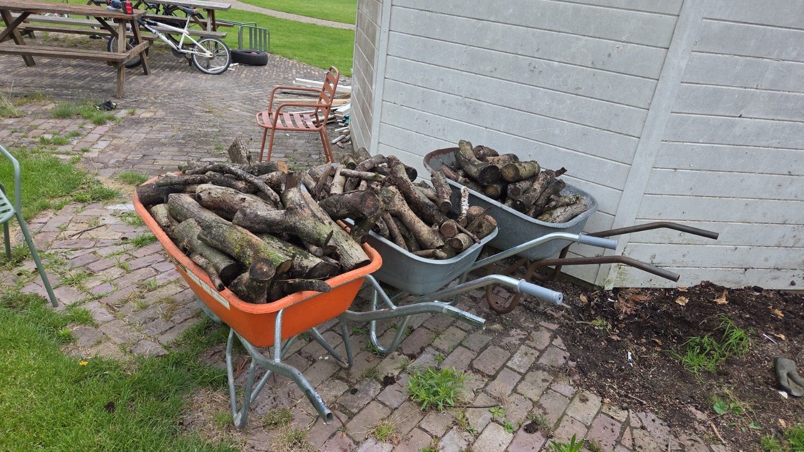 Gratis afhalen houtblokken brandhout notenboom, Minder dan 3 m³, Ophalen, Overige houtsoorten, Blokken