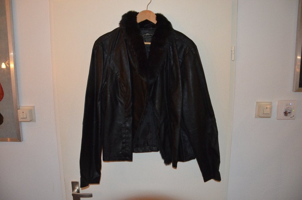 mooie nieuwe zwarte kunstleren jas maat 50 X-Two, Kleding | Dames, X Two, Zwart, Ophalen of Verzenden, Jas of Mantel