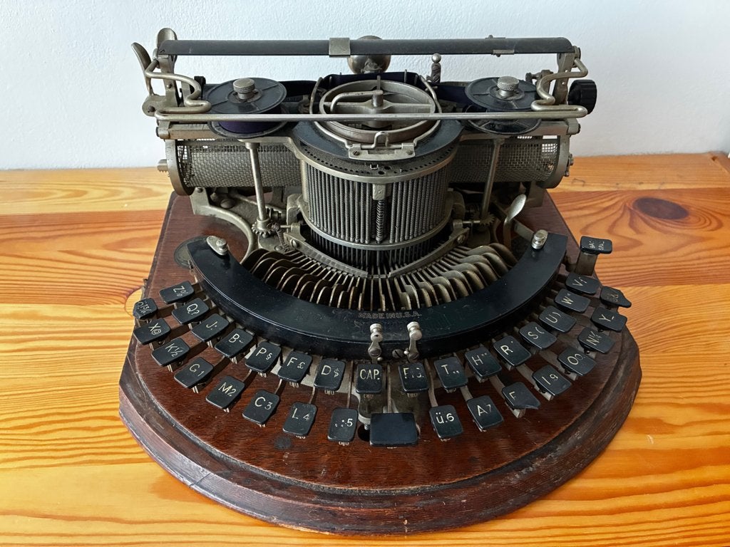Zeldzame antieke schrijfmachine