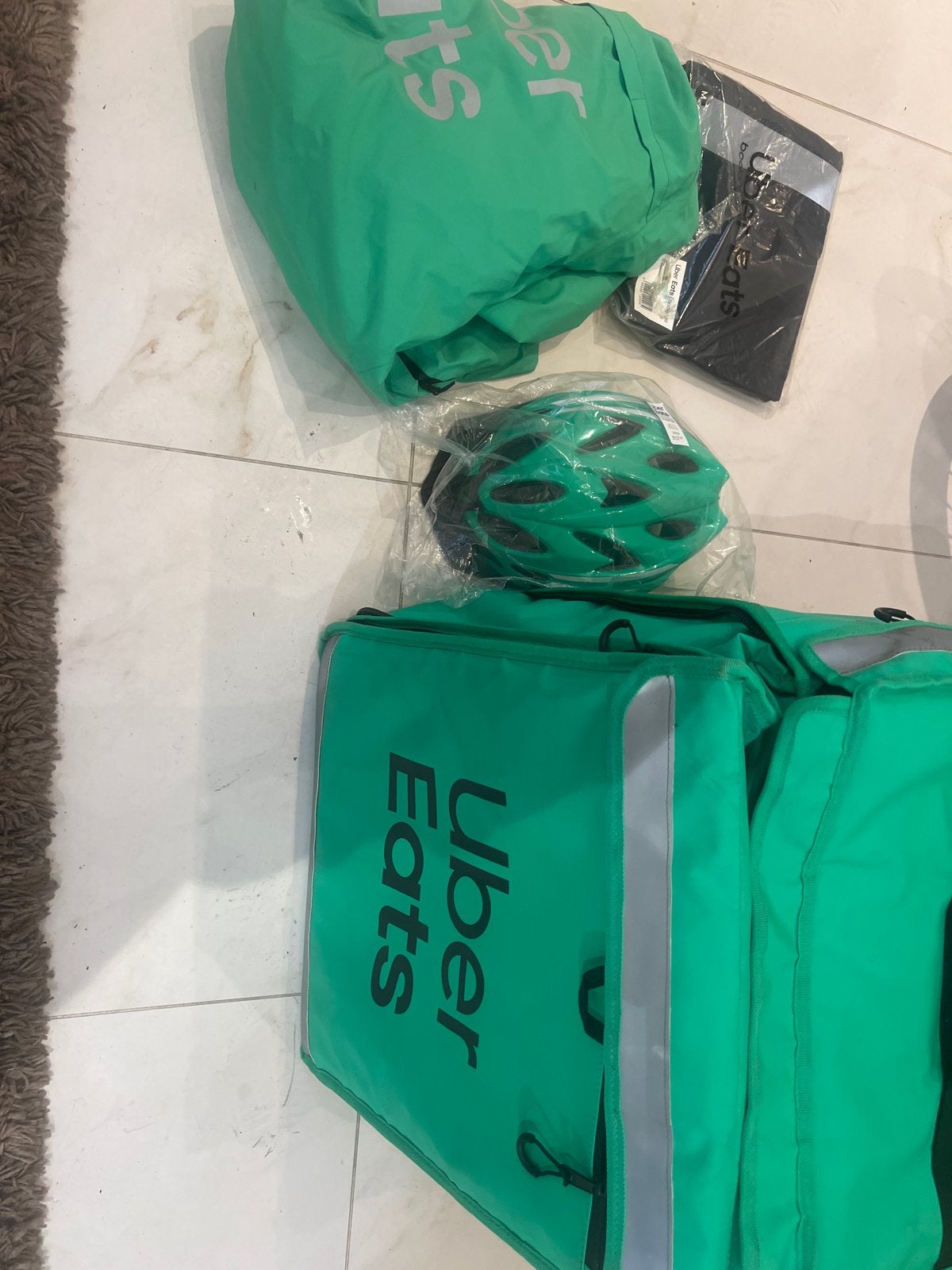 Uber Eats bezorgset: tas, jas en helm, Ophalen, Zo goed als nieuw, Overige maten, Heer of Dame