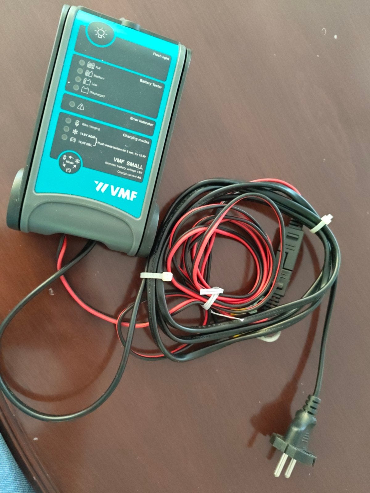 VMF SMALL 1A/4A Acculader - 12V 4A, Gebruikt
